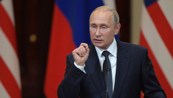 16 июля 2018. Президент РФ Владимир Путин на совместной с президентом США Дональдом Трампом пресс-конференции по итогам встречи в Хельсинки - Sputnik Азербайджан