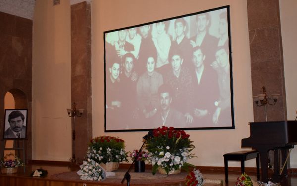 Вечер, посвященный 75-летию народного артиста Азербайджана Шахмара Алекперова. Баку, Музейный центр, 17 июля 2018 года - Sputnik Азербайджан