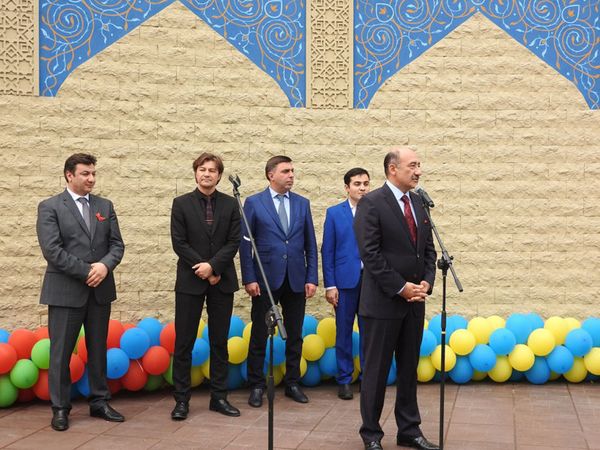 Церемония торжественного открытия парка имени всемирно известного певца и композитора, народного артиста СССР Муслима Магомаева - Sputnik Азербайджан