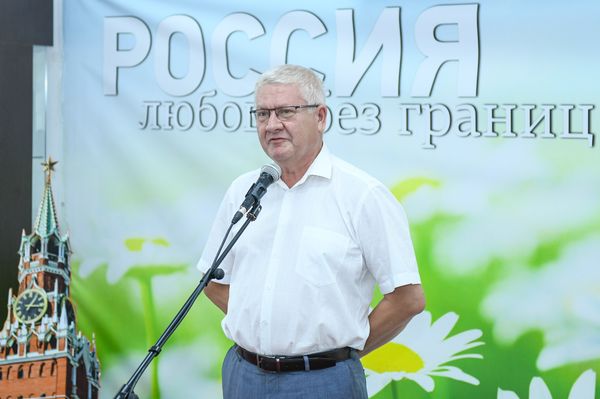 Выступление руководителя Россотрудничества в Азербайджане Валентина Денисова - Sputnik Азербайджан