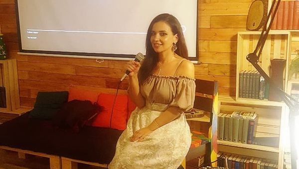 Поэтесса Ирана Гасымова - Sputnik Азербайджан