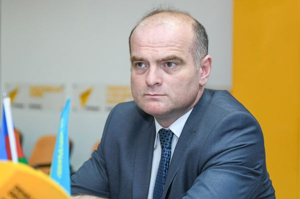 Круглый стол на тему сотрудничества азербайджанских и казахстанских железных дорог в Мультимедийном пресс-центре Sputnik Aзербайджан - Sputnik Азербайджан