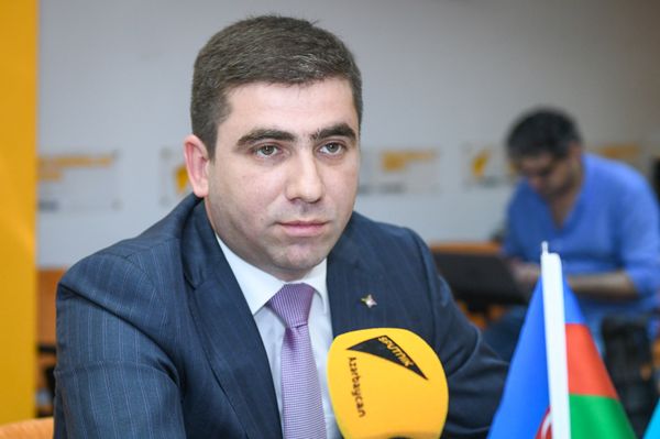 Круглый стол на тему сотрудничества азербайджанских и казахстанских железных дорог в Мультимедийном пресс-центре Sputnik Aзербайджан - Sputnik Азербайджан