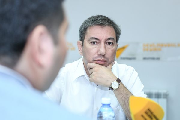 Круглый стол на тему сотрудничества азербайджанских и казахстанских железных дорог в Мультимедийном пресс-центре Sputnik Aзербайджан - Sputnik Азербайджан