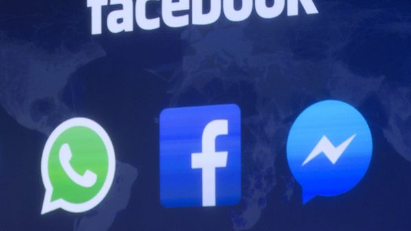 Значки Facebook и Whatsapp - Sputnik Азербайджан