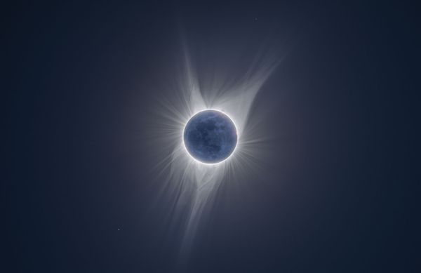 Работа Earth Shine фотографа Peter Ward, вошедшая в шорт-лист премии Insight Investment Astronomy Photographer of the Year 2018 - Sputnik Азербайджан
