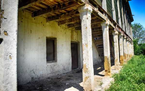 Усадьба братьев Насиба и Юсифа беков Султановых в селе Юхары Ойсузлу Товузского района - Sputnik Азербайджан