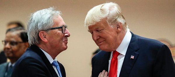 Глава Еврокомиссии Жан-Клод Юнкер и президент США Дональд Трамп - Sputnik Азербайджан