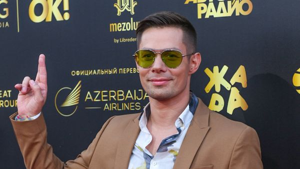 Стас Пьеха на красной дорожке музыкального фестиваля Жара-2018, второй день - Sputnik Азербайджан