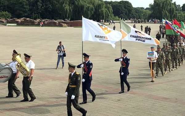 Азербайджанские военнослужащие приняли участие на торжественной церемонии открытия конкурса Снайперский рубеж - Sputnik Азербайджан