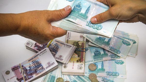 Рублевые купюры разного достоинства - Sputnik Азербайджан