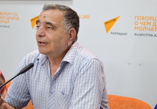 Астролог Фирудин Гурбансой - Sputnik Азербайджан
