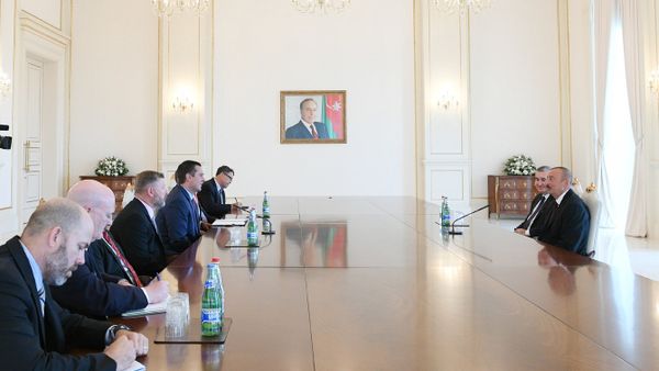 Президент Азербайджана Ильхам Алиев в ходе встречи с делегацией во главе с председателем постоянного специального комитета по разведке Палаты представителей Конгресса США Девином Нунесом. Баку, 10 августа 2018 года - Sputnik Азербайджан