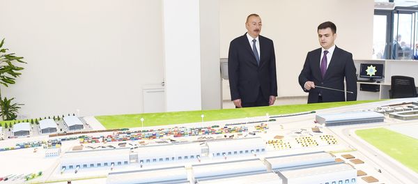 Президент Ильхам Алиев принял участие в открытии Абшеронского логистического центра Президент Ильхам Алиев принял участие в открытии Абшеронского логистического центра - Sputnik Азербайджан