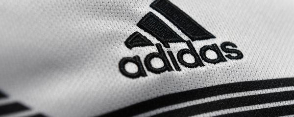 Логотип бренда Adidas - Sputnik Азербайджан