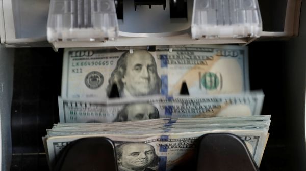 Pul sayan maşında dollarlar - Sputnik Азербайджан