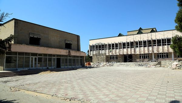 Министр обороны проверил ход строительных работ в Военном лицее имени Джамшида Нахчыванского - Sputnik Азербайджан
