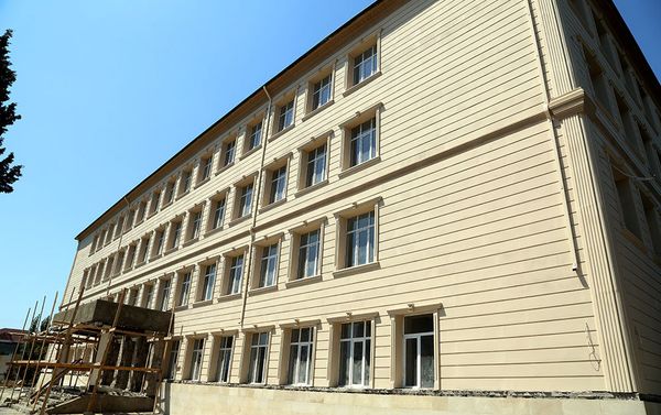 Министр обороны проверил ход строительных работ в Военном лицее имени Джамшида Нахчыванского - Sputnik Азербайджан