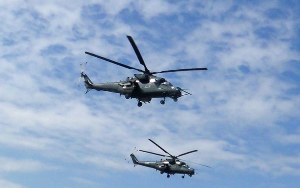 Летно-тактические занятия вертолетных подразделений Военно-воздушных сил Азербайджана - Sputnik Азербайджан