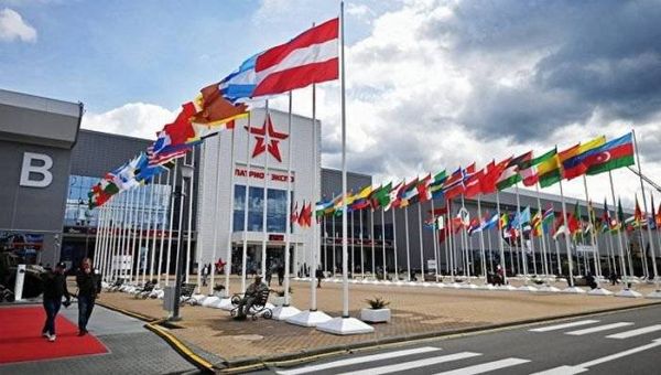 Флаги стран-участниц IV Международного военно-технического форума Армия-2018 - Sputnik Азербайджан