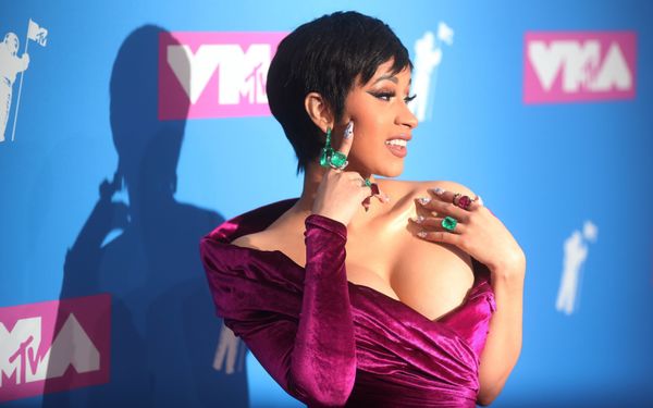 Американская певица Карди Би на церемонии награждения MTV Video Music Awards в Нью-Йорке, США - Sputnik Азербайджан