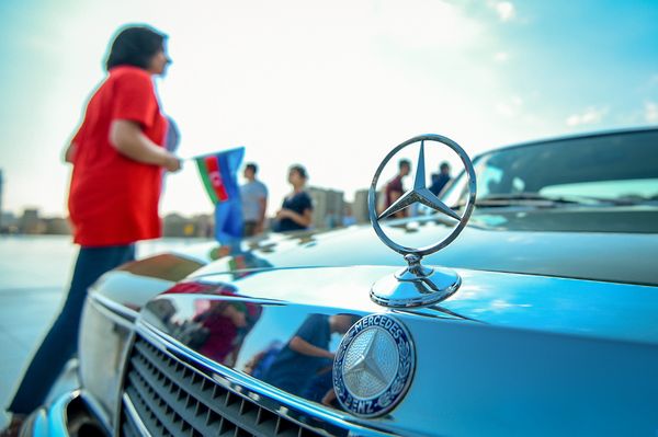 Выставка и парад классических автомобилей в Баку - Sputnik Азербайджан