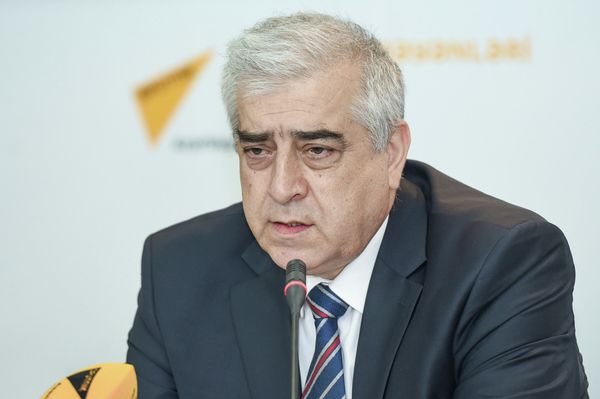Представитель отдела экологической пропаганды министерства экологии и природных ресурсов Шовкет Бекиров - Sputnik Азербайджан