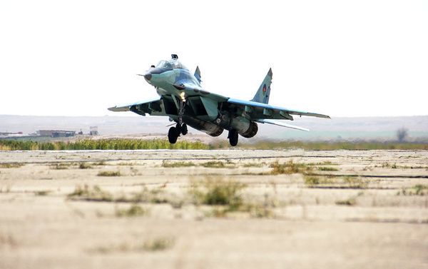Учебно-тренировочные полеты ВВС Азербайджана - Sputnik Азербайджан