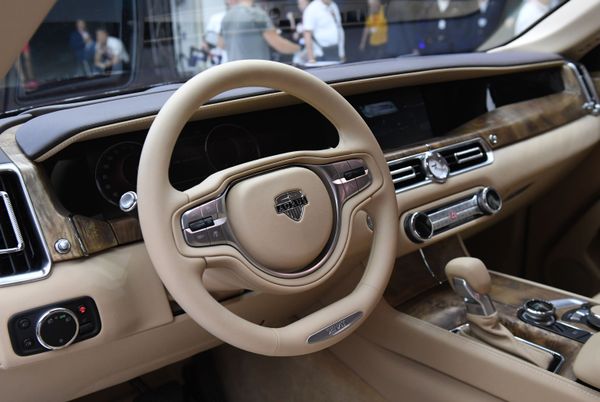 Презентация автомобиля Aurus Senat на Московском международном автомобильном салоне 2018 - Sputnik Азербайджан
