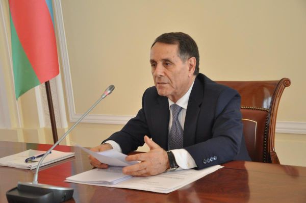 Премьер-министр Азербайджана Новруз Мамедов в ходе совещания Кабинета министров. Баку, 31 августа 2018 года    - Sputnik Азербайджан