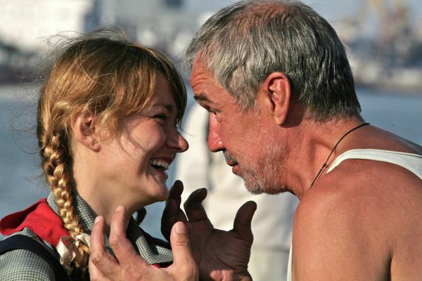 Надежда Михалкова и Сергей Гармаш на съемочной площадке фильма Никиты Михалкова Утомленные солнцем-2. 8 сентрября 2008 года - Sputnik Азербайджан