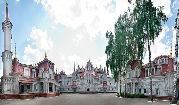 Средняя общеобразовательная школа №5 Обыкновенное чудо в городе Йошкар-Ола - Sputnik Азербайджан