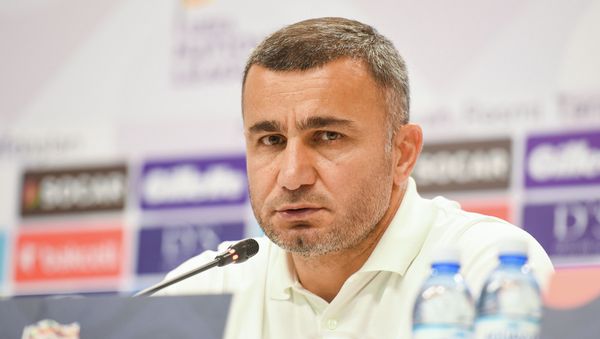 Матч стартового тура группы 3 Дивизиона D Лиги наций по футболу между сборными Азербайджана и Косово. Послематчевая пресс-конференция Гурбана Гурбанова. 7 сентября 2018 года - Sputnik Азербайджан