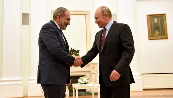 Встреча премьер-министра Армении Никола Пашиняна и президента России Владимира Путина (8 срнтября 2018). Москвa - Sputnik Азербайджан