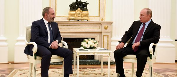 Встреча премьер-министра Армении Никола Пашиняна и президента России Владимира Путина (8 сентября 2018). Москвa - Sputnik Азербайджан