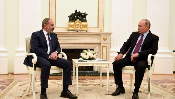 Встреча премьер-министра Армении Никола Пашиняна и президента России Владимира Путина (8 сентября 2018). Москвa - Sputnik Азербайджан