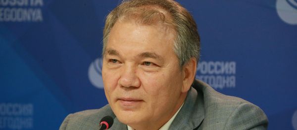 Глава комитета Государственной думы РФ по делам СНГ, евразийской интеграции и связям с соотечественниками Леонид Калашников - Sputnik Азербайджан