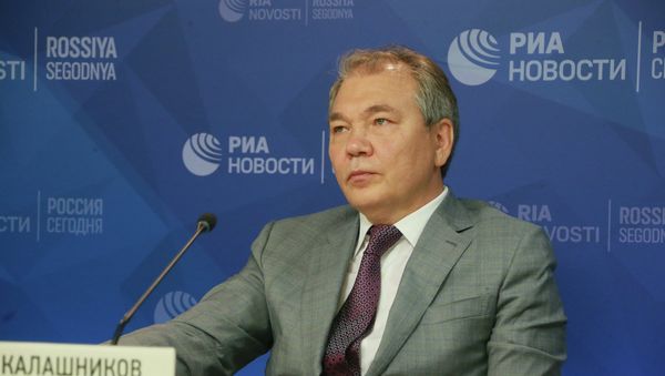 Глава комитета Государственной думы РФ по делам СНГ, евразийской интеграции и связям с соотечественниками Леонид Калашников - Sputnik Азербайджан
