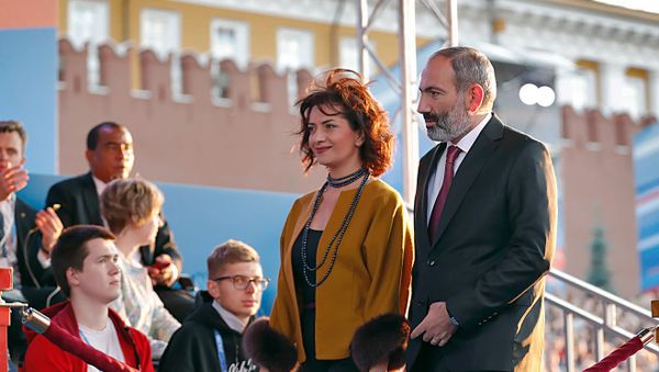 Премьер-министр Армении Никол Пашинян с супругой Анной Акопян, архивное фото - Sputnik Азербайджан