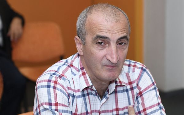 председатель центра социальных исследований Жизнь Гадир Ибрагимли председатель центра социальных исследований Жизнь Гадир Ибрагимли - Sputnik Азербайджан