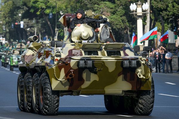 Военный парад по случаю 100-летия освобождения Баку Кавказской исламской армией. 15 сентября 2018 года - Sputnik Азербайджан