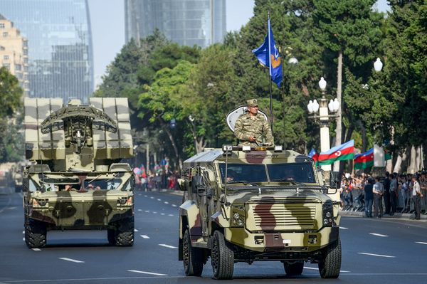Военный парад по случаю 100-летия освобождения Баку Кавказской исламской армией. 15 сентября 2018 года - Sputnik Азербайджан