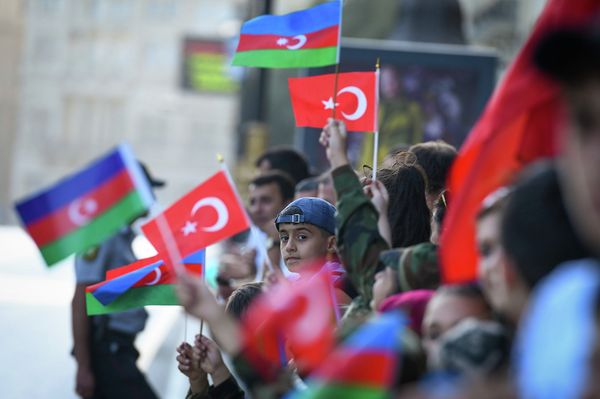 Военный парад по случаю 100-летия освобождения Баку Кавказской исламской армией. 15 сентября 2018 года - Sputnik Азербайджан