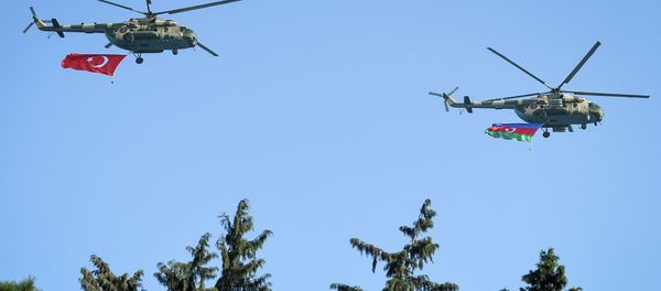 Военный парад по случаю 100-летия освобождения Баку Кавказской исламской армией. 15 сентября 2018 года - Sputnik Азербайджан
