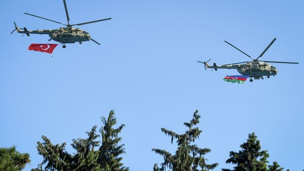 Военный парад по случаю 100-летия освобождения Баку Кавказской исламской армией. 15 сентября 2018 года - Sputnik Азербайджан