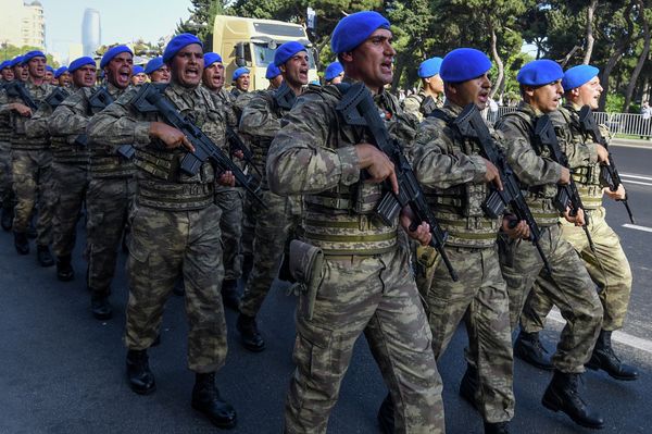 Военный парад по случаю 100-летия освобождения Баку Кавказской исламской армией. 15 сентября 2018 года - Sputnik Азербайджан