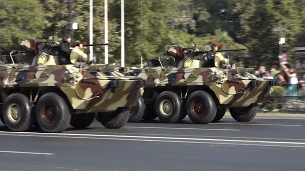 Военный парад по случаю 100-летия освобождения Баку Кавказской исламской армией - Sputnik Азербайджан
