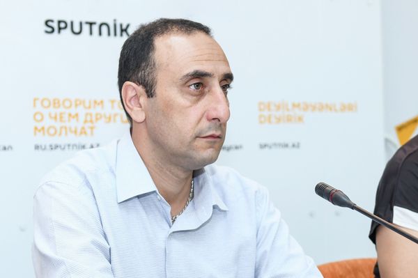 Ризван Гусейнов – директор Центра истории Кавказа, политический обозреватель - Sputnik Азербайджан