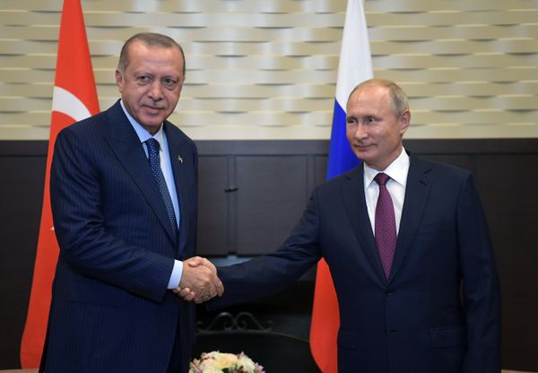 Президент РФ Владимир Путин и президент Турции Реджеп Тайип Эрдоган во время встречи в Сочи. 17 сентября 2018 года - Sputnik Азербайджан