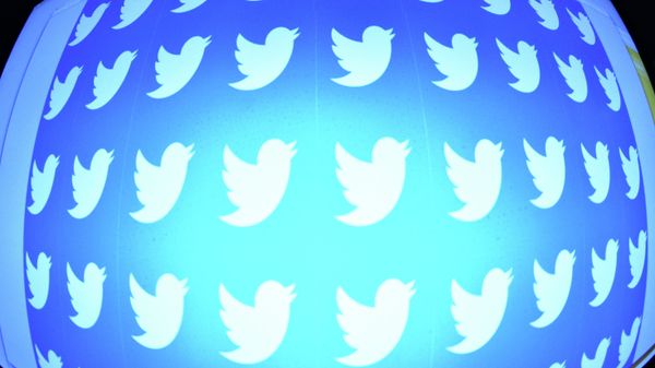 Страница сайта Twitter - Sputnik Азербайджан